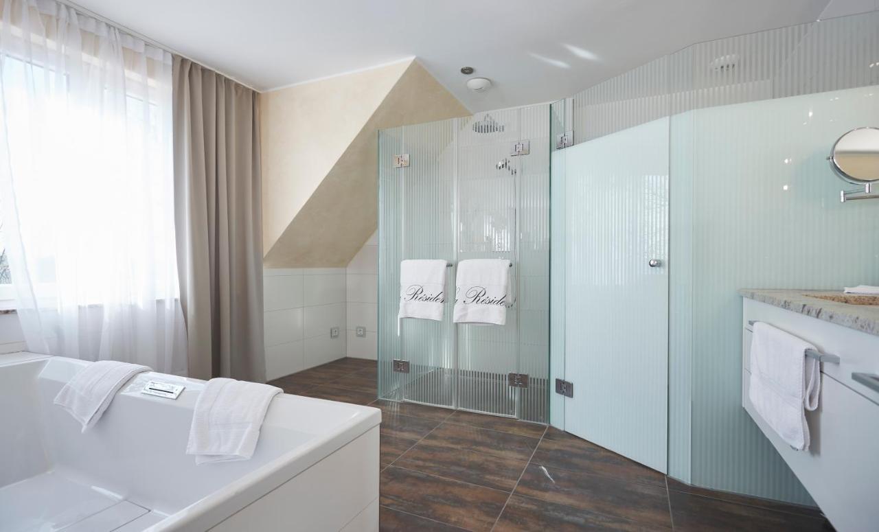 Kluet Hotel *